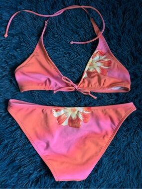 Adorable y2k Bikini 🌺